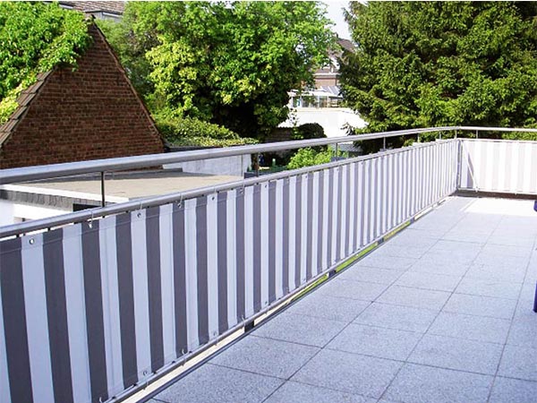Hot products in Europe 2024 Fashion knitting striped fence screen for guardrail
